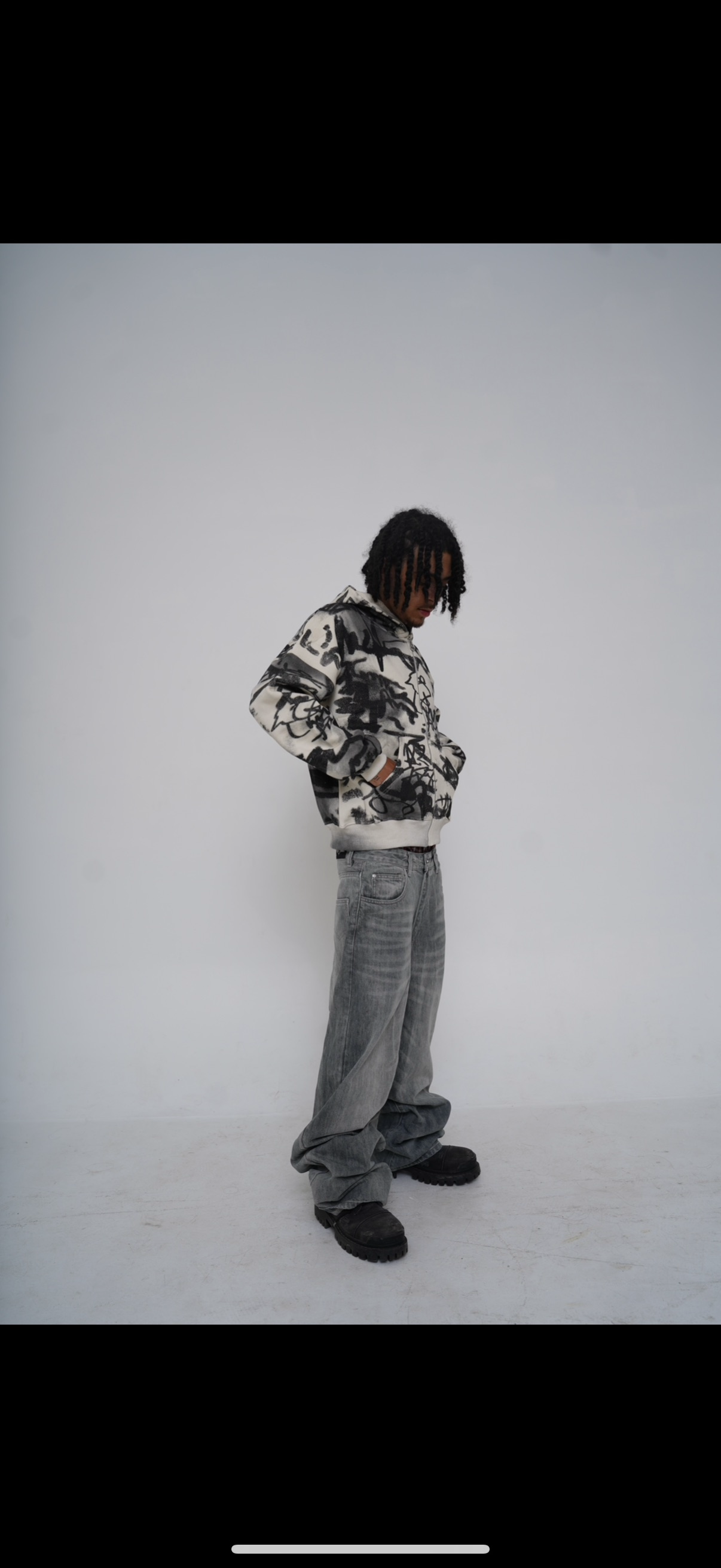 “CREAM WHITE” Graffiti Zip Up