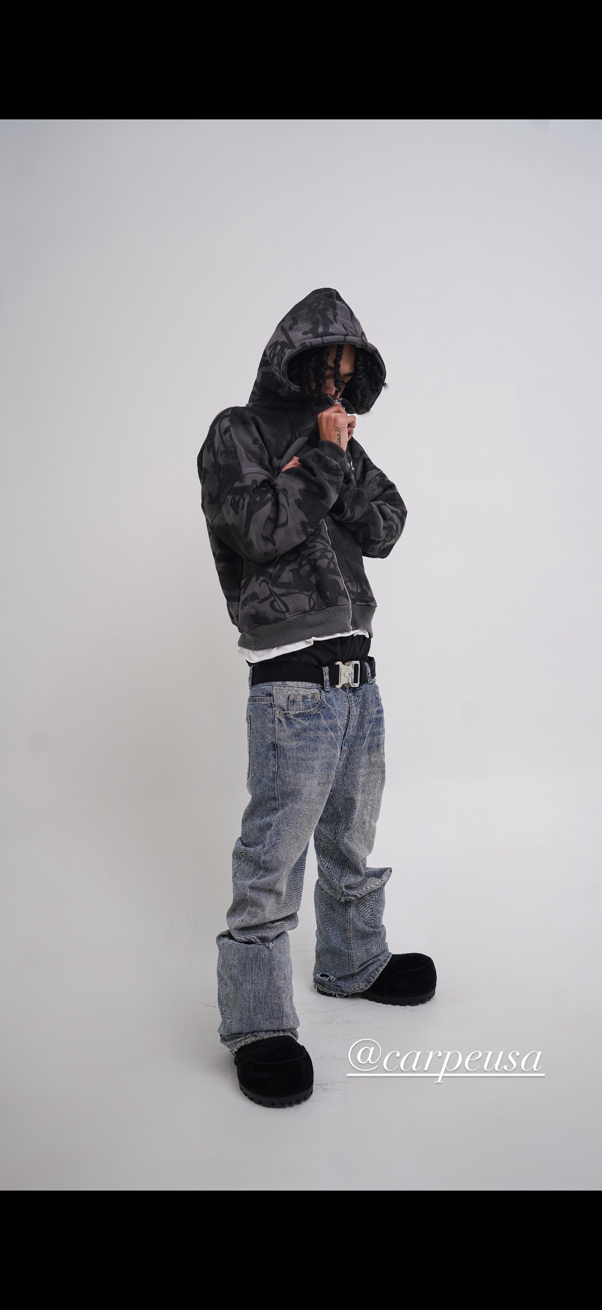 “GREY” Graffiti Zip Up