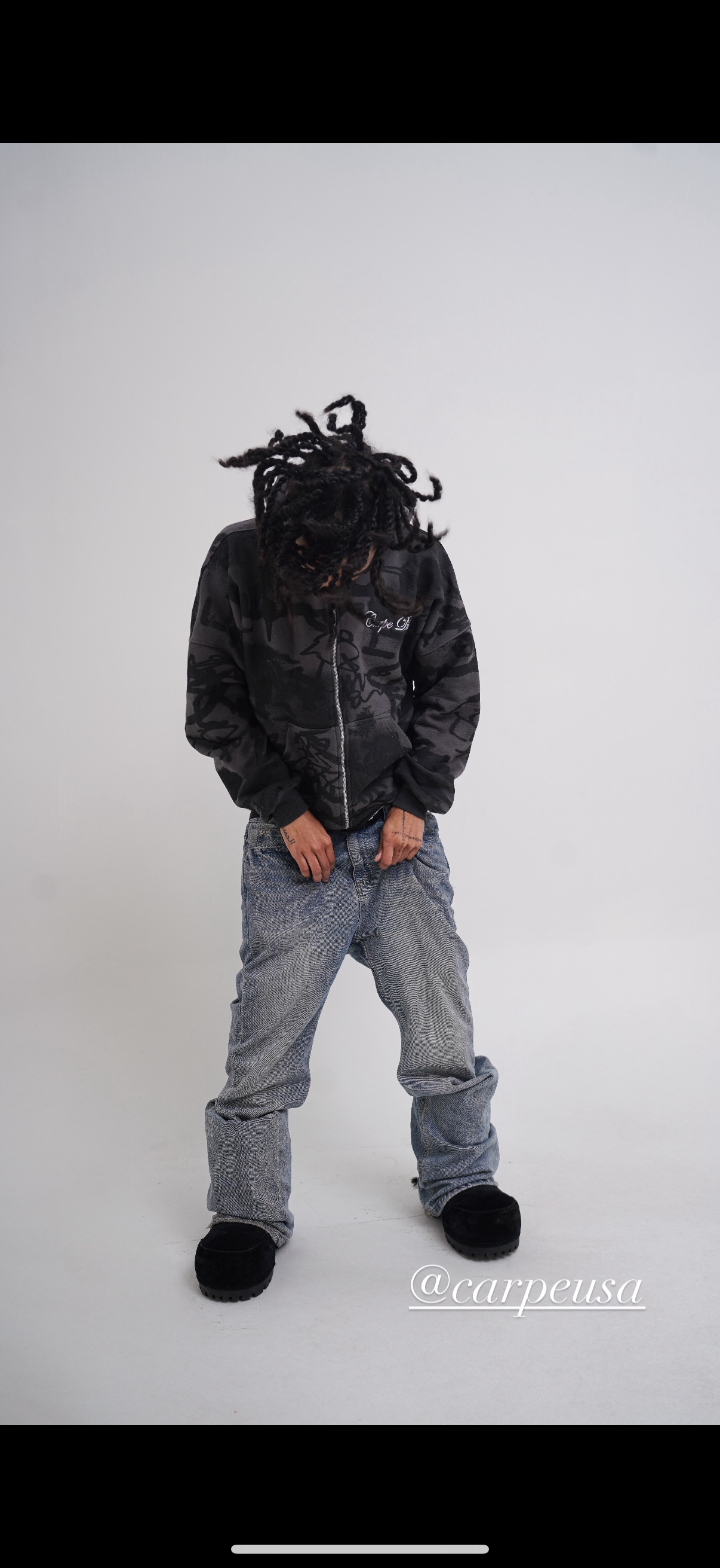 “GREY” Graffiti Zip Up