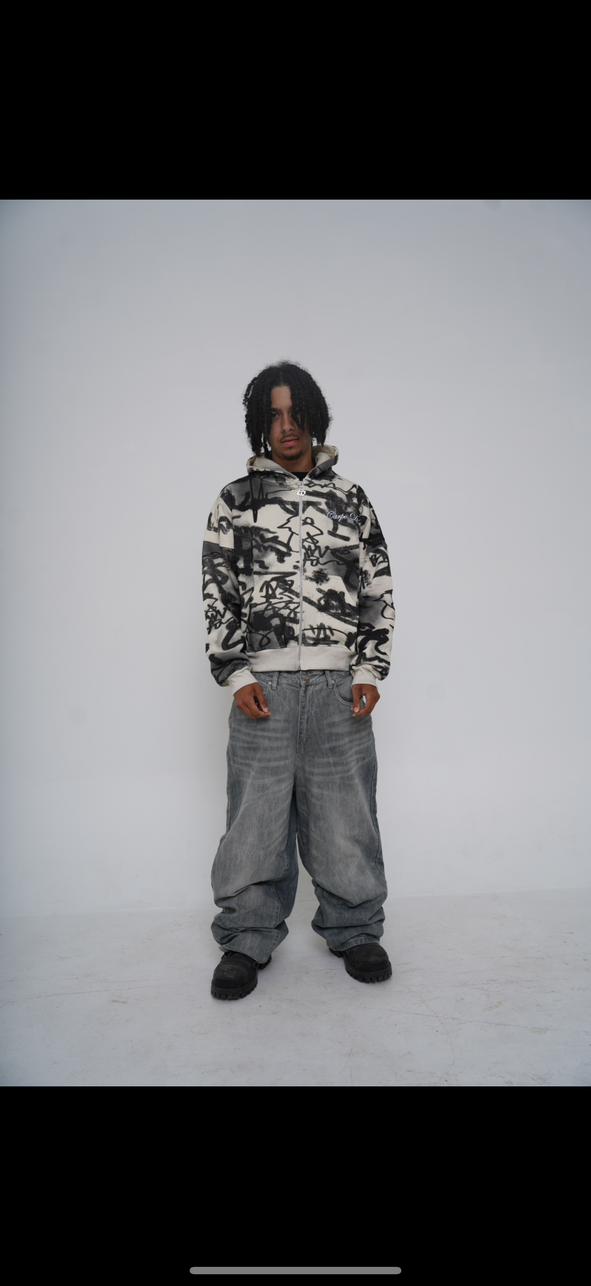 “CREAM WHITE” Graffiti Zip Up